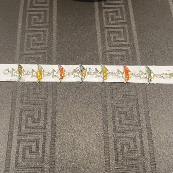 👋 3/$15 FASHION JEWELRY FISH BRACELET NWT - Picture 1 of 5